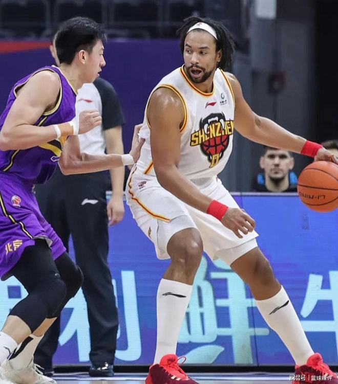 关键时刻CBA季后赛焦点战,深圳男篮战术微调,媒体盛赞,心理建设被强调 关键时刻CBA季后赛焦点战,深圳男篮战术微调,媒体盛赞,心理建设被强调